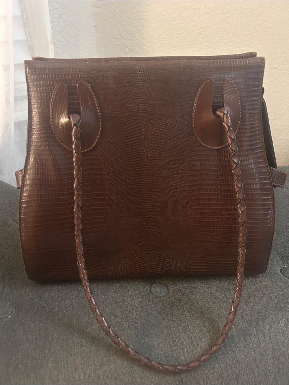 Gorgeous Vintage Leather Tote Bag - Picture 7 of 11